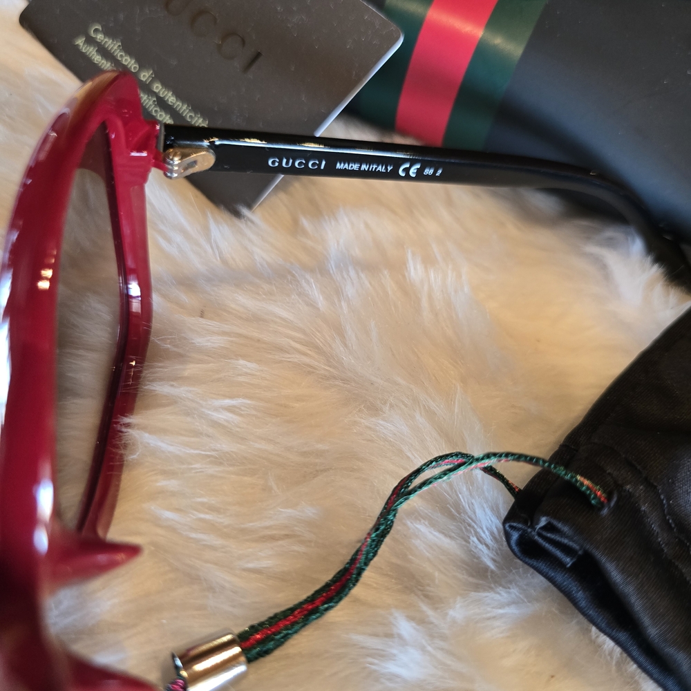 Gucci Red Sunglasses for Women - Picture 4 of 12